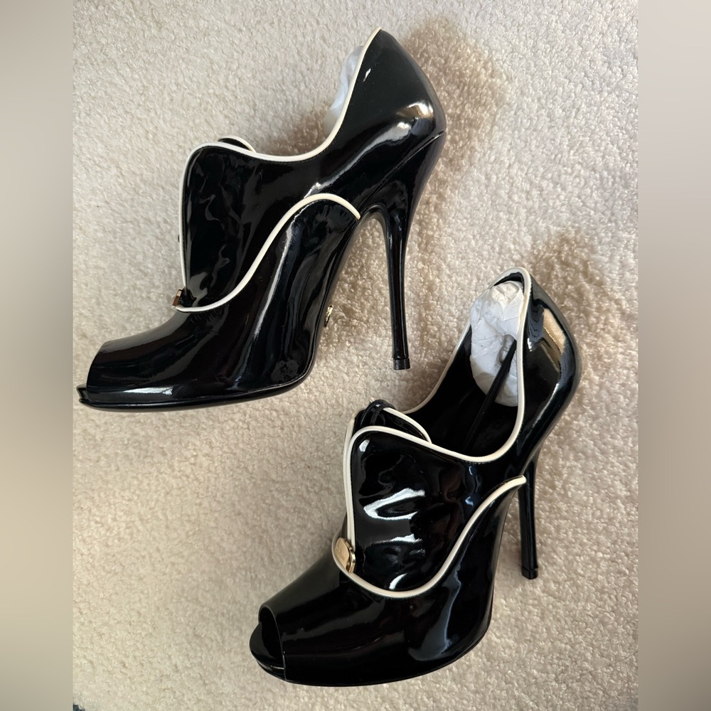 Gucci Black Patent Leather Heels - Picture 11 of 13